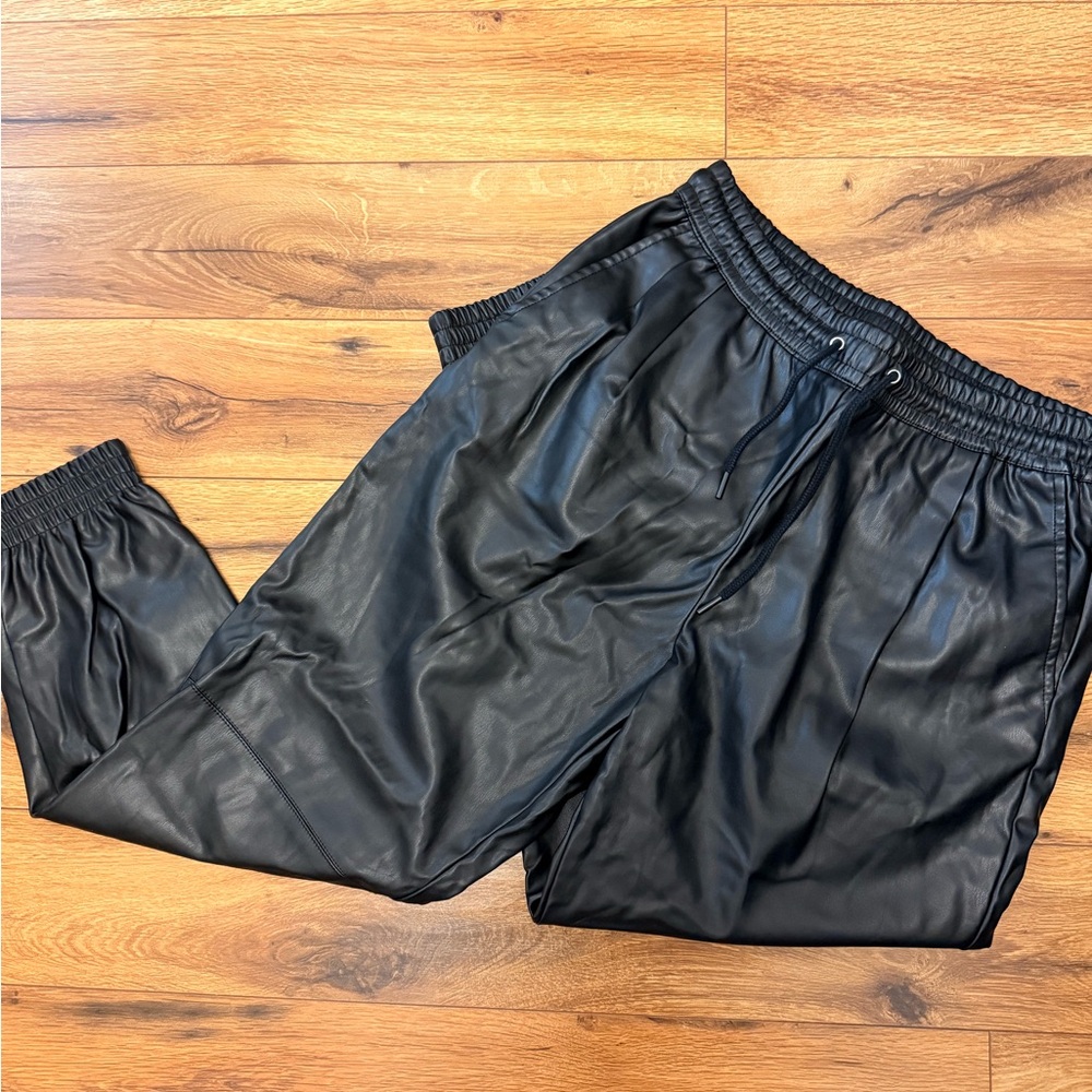 Zara Faux Leather Joggers size Large
Pockets too! 

Excellent condition